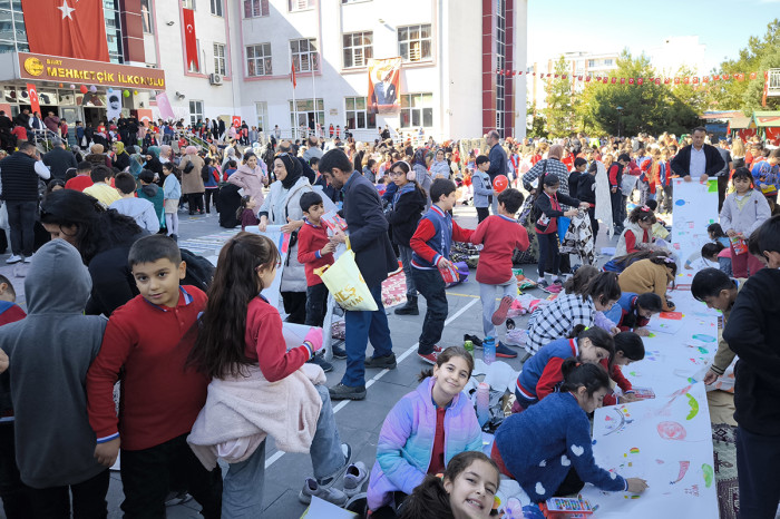 1500 Öğrenciden Siirt’te Sanat Rüzgarı