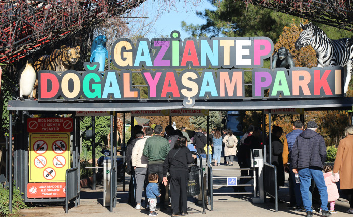 Gaziantep Hayvanat Bahçesi yılın ilk günü ziyaretçileri ağırladı