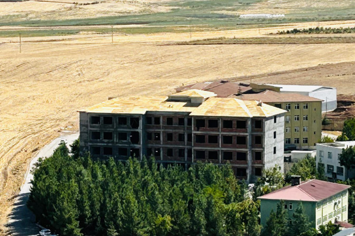 Kurtalan Anadolu Lisesi’nin Yeni Binası Tamamlanma Aşamasında