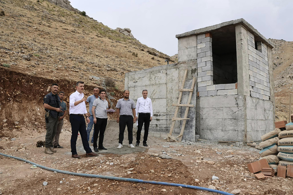 Kurtalan Kaymakamı Samet Serin, Köylerde Devam Eden Çalışmaları İnceledi