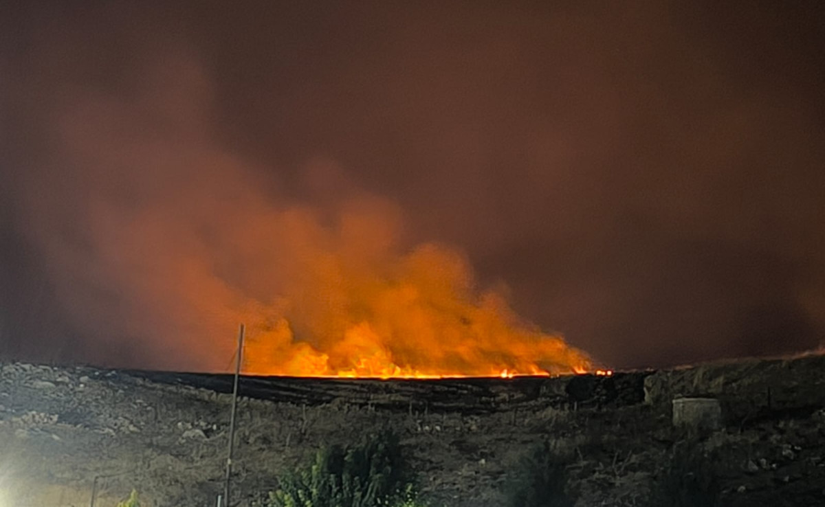 Kurtalan ve Siirt'te Birçok Noktada Anız Yangını