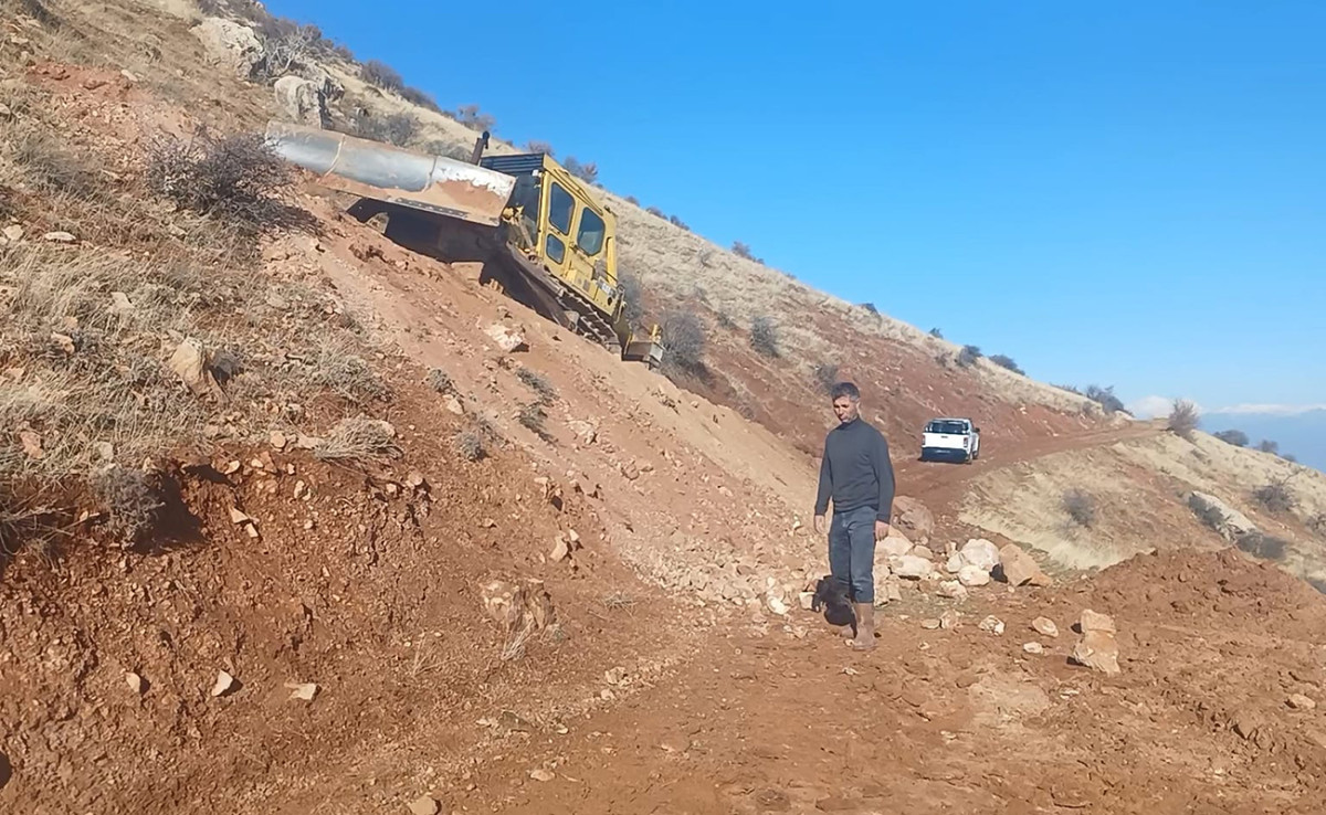 Kurtalan’da Bağ ve Bahçe Yolları Çiftçilerin Hizmetine Açıldı