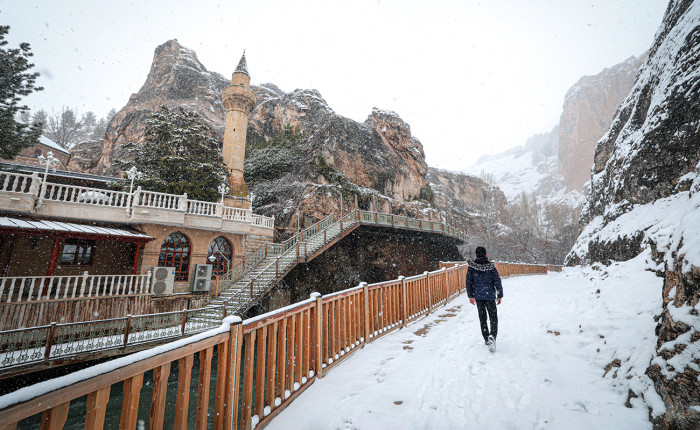 Malatya'da kar yağışı etkili oluyor