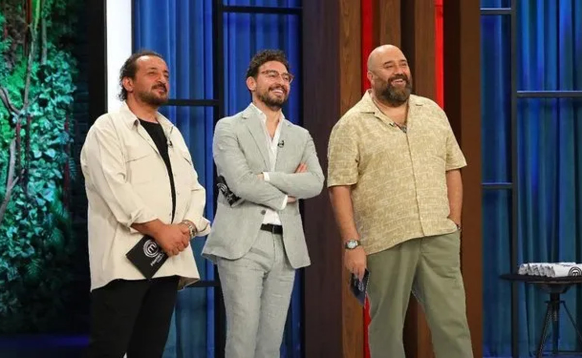  Masterchef kim elendi, kim gitti? Masterchef elenen yarışmacı belli oldu! Masterchef'e bu hafta veda eden yarışmacı kim oldu? İşte elenen isim! Kim elendi? 29 Eylül elenen yarışmacı