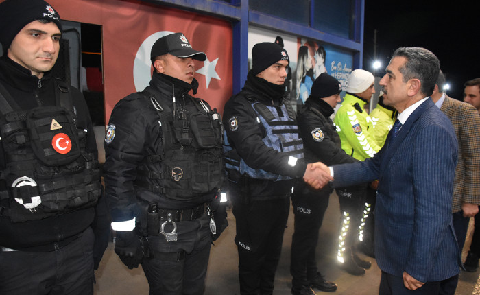 Şırnak Valisi Birol Ekici, güvenlik güçlerinin yeni yılını kutladı