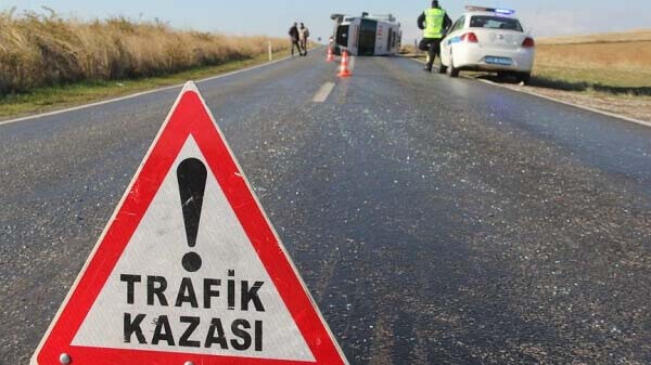 Şırnak'ta Yakıt Tankeri ile Otomobil Çarpıştı: 1 Ölü, 3 Yaralı